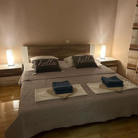 Apartmani Deni ซริกเวนิซา ภายนอก รูปภาพ