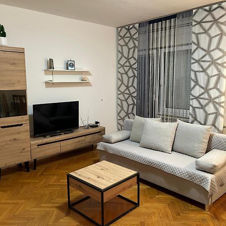 Apartmani Deni ซริกเวนิซา ภายนอก รูปภาพ