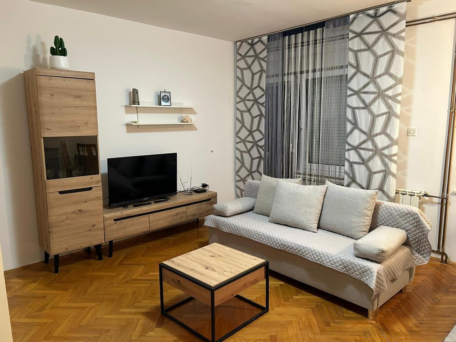 Apartmani Deni ซริกเวนิซา ภายนอก รูปภาพ